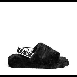 Guess Faux fur Slides with Strap (size 8)